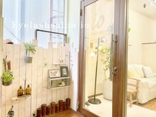アイラッシュサロン イオ(Eyelashsalon io)/入口