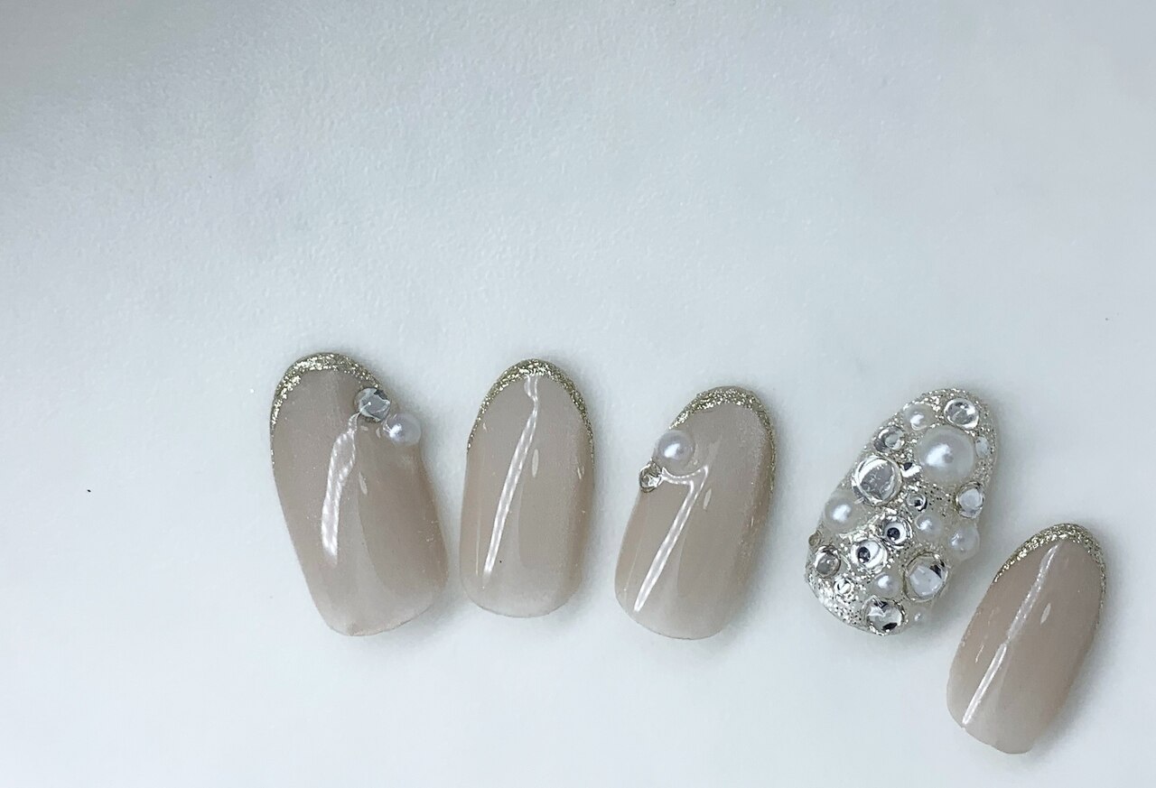 くすみブルーマグネット シェル埋めつくしニュアンスネイル 夏 韓国 塗りかけ 白 くすみブルーマグネットシェル埋めつくしニュアンスネイル ラメ