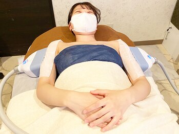 ビーフィール 池袋店(be feel)の写真/【最新360℃脂肪冷却2カップ】二の腕、背中等のハミ肉贅肉を撃退♪選べる冷却2カップ5500円で美ラインに！