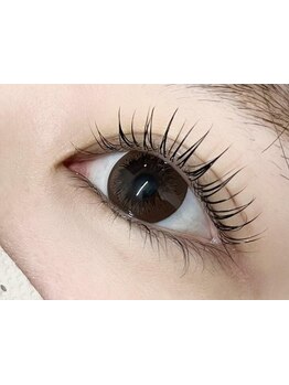 ナチュラル上品な目元にしたい