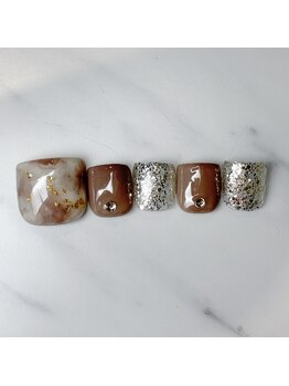 リリー(Lily)/ゴールド/カフェラテ/黒ネイル