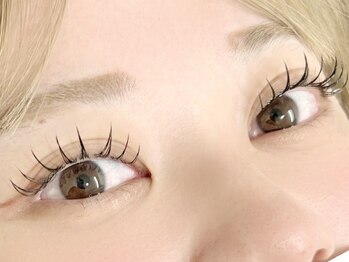 シエナ(ciena)の写真/かわいいを追求♪上品ナチュラル～パッチリアイドル風までモチの良さ&持続性◎軽い付け心地とボリューム！