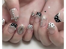 アロワ(Arowa)/モノトーン×ドットネイル