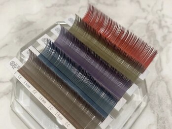 ラティアム 亀山店(LaTiam)の写真/ナチュラルな抜け感から華やかなアクセントまで◎目元で遊ぶ【カラーエクステ】で印象チェンジ◆