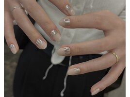 洗礼された大人なモードネイル