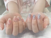 サラ(Sara)/アシメチークネイル