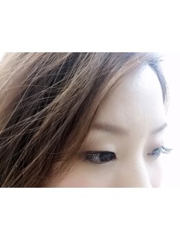 ナチュラル上品な目元にしたい