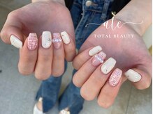 アテ(ate)/ピンクツイードデザイン