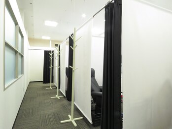 ホワイトニングバー アティ郡山店/完全個室3ブース完備！