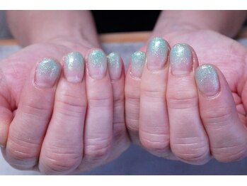 プチリリィ(Petit Lily)/ライトグリーンラメが爽やか!