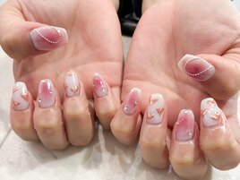 ガーリーチークネイル