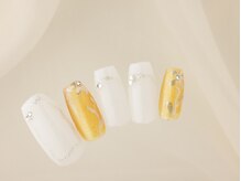 ヴァンネイル(VINGT NAIL nail&eye beauty)/ホワイト×イエロー上品ネイル
