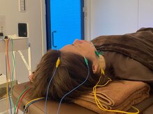 ととのえ処 良久庵/施術風景　美容鍼×酸素ボックス