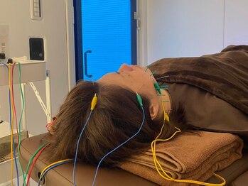 ととのえ処 良久庵/施術風景 美容鍼×酸素ボックス