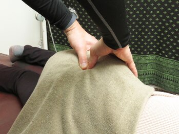 ほぐしてコリとる/マッサージ×指圧