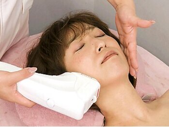 ホワイトニング&エステ Beauty Salon Shion 中野【ホワイトニング/小顔矯正/痩身】の写真/中野で小顔になりたい方の駆け込み寺!速攻性×良心的な価格×丁寧な施術でリピーター多数の人気サロン♪