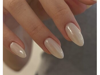 スー(Su___)の写真/シンプルだけど少しエッジの効いたお洒落なカラーリングはSu＿＿＿にお任せ下さい♪オフィスネイルにも◎