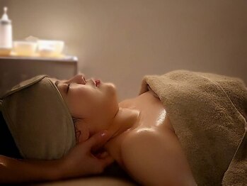 月雫香 南堀江の写真/都会の喧騒を忘れる静けさ落ち着き。日々の疲れを解放し、全身スッキリと巡り整う大人の隠れ家SPA