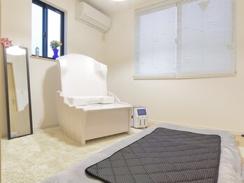 ヨサパーク シュリーマーラー(YOSA PARK Srimala)/サウナ型全身美容促進器具