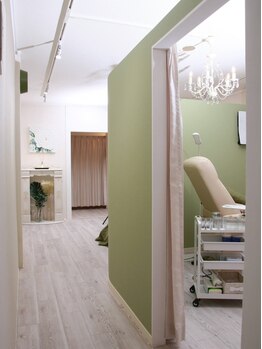 ジョリア 西大寺店(Jollier)の写真/熟練した技術と豊富な経験を活かしお客様お一人お一人のまつ毛をいたわりながらの施術を心掛けています。