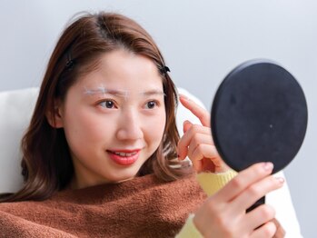 マユカ 藤枝店(Mayuka)の写真/マンツーマンの接客なので相談しやすい！眉ケアが初めての方も、丁寧なカウンセリング＆施術で不安を解消◎