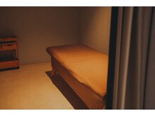 余白 姫路店(yohaku)/光と影が作る余白の時間