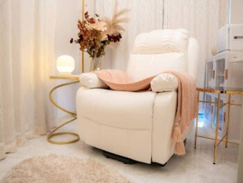 ナナイロ(nanairo)の写真/【パリジェンヌ&アイシャンプーorトリートメント付¥4,500】完全個室・丁寧な施術で理想のお目元へ♪