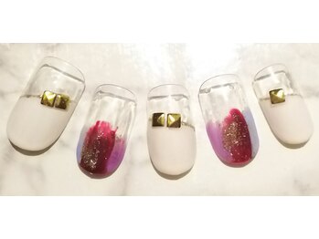 オハナレイ LEALEA FITNESS&SPA 東戸塚店内/縦グラデーションネイル