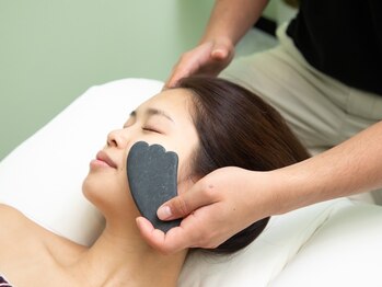 クイーン アンド プリンセス(Queen&Princess)/鼻筋までスッキリフェイシャル♪