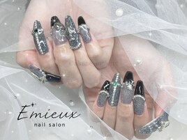 フラッシュブラックネイル