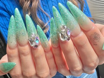 ブラン(Blanc)/キラキラネイル