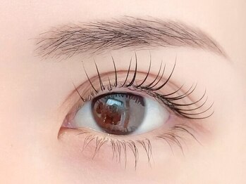 ノーラスリエン 銀座(NOLASLIEN)の写真/《技術力に定評あり☆》目元を活かして垢ぬけた印象に♪【美眉スタイリング＋似合わせまつげパーマ¥9800】