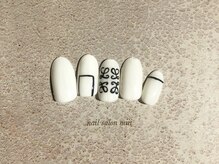 ミー(miii)/手書きロゴネイル