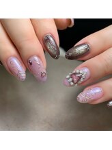 セクションプラス 吉祥寺(SECTION+)/手描きミラーアート