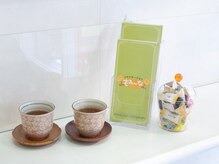 サービスのもみ～な茶でホッと一息