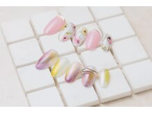 オフィスネイルにぴったりなカラーも豊富にご用意しております。