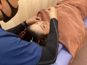 逗葉鍼灸接骨院の写真/お顔のクマ、たるみ、しわ改善！美容鍼でお顔の血流を向上し、目元ぱっちり、頭スッキリ！