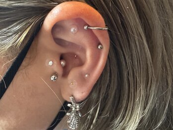 シーエヌ(C/N)/耳ツボ simple design.