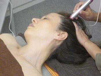 ロージーハピネス(Rosy happiness)の写真/最新エイジングケアマシン【アキュライズ】取り扱いサロン☆特殊熱で肌の深層部までアプローチ◎