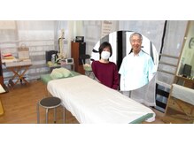 腱引き二生院 姶良施術所の雰囲気（JAZZに癒されながらの施術です）