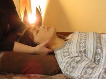 つらい肩こりにもタイ古式！ヘッドから首肩をしっかり解します♪