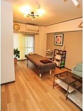【肩こり・腰痛改善】深層筋整体　深もみサロン柚花/サロンの室内全体像