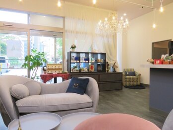 エイジングケアサロン マダムグランド(Madam Grand)/広々としたワークラウンジ