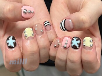 ミリネイルズ(milli nails)/個性派ショートネイル