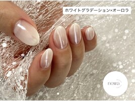 ホワイトグラデ×オーロラネイル
