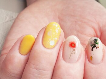 ビューティトリップ(Beauty TRIP)/春のイエローとお花アート