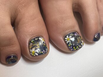 サロン アクセシブル(salon ACCESSIBLE)/囲みフラワーフットネイル