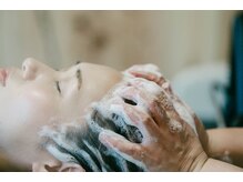 グーグ(guu-gu)の雰囲気（２００倍のマイクロスコープで頭皮診断した後　ベッドスパします）