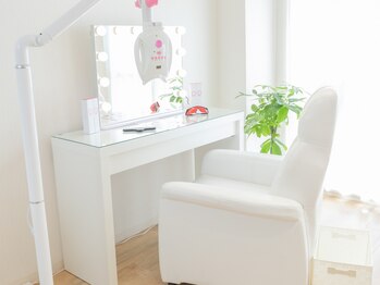 エクシアホワイトニング たまプラーザ店の写真/《平均5トーンUP!!歯科提携ジェル使用》結果重視のセルフホワイトニングで輝く白い歯に！ブライダルにも◎