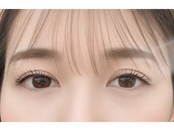 アンドミー(&me)の写真/目元がぼやけてきた大人女性に。自然で品ある仕上がりが毎日メイクの気分を上げる♪